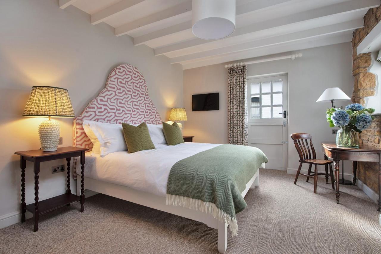 Отель The Nevill Arms Medbourne Экстерьер фото